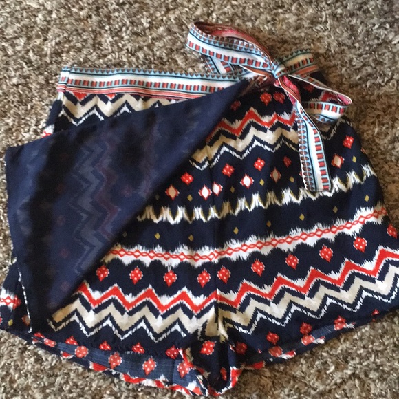 Jealous Tomato Tie Waist Skort/Skirt (Vanilla Sky) - Picture 2 of 5